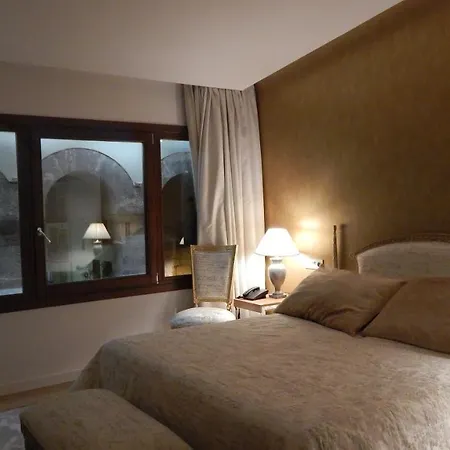 Palau Dels Osset Hotel